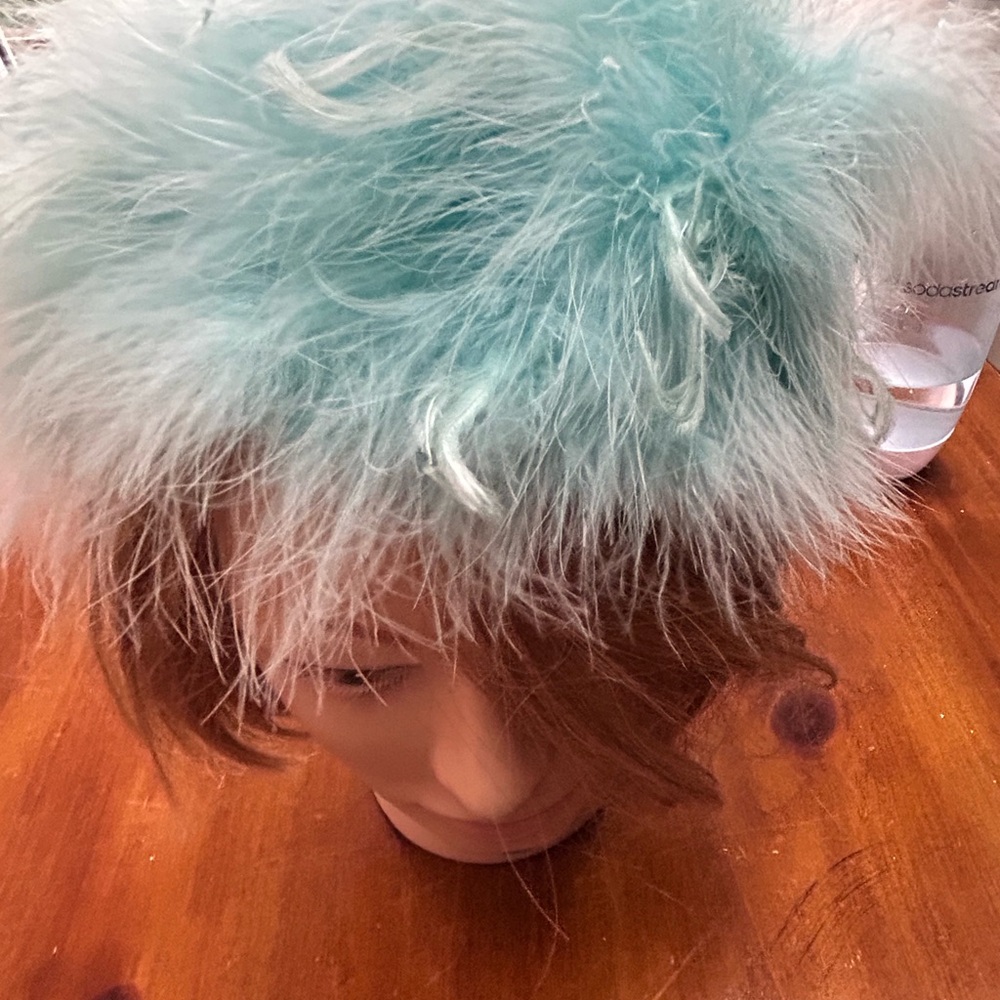 Vintage 50s/60s blue marabou feathers hat- 21” around the rim- preloved